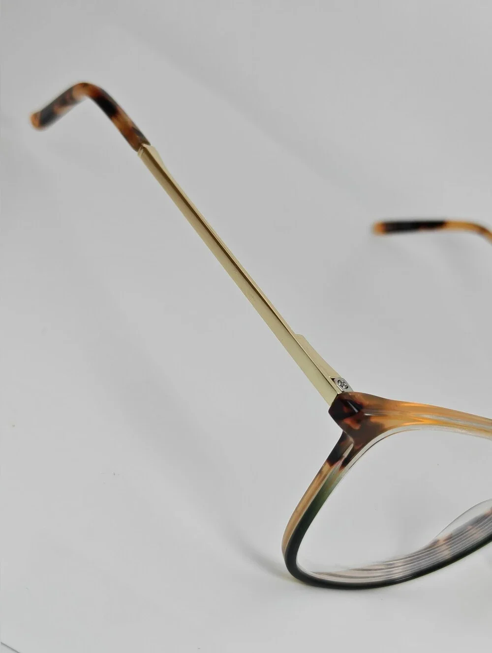 Aroma. Tortoiseshell Full-Rim Women's Eyeglasses. 1/2 Olive Front.